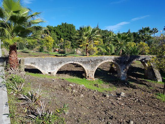 Acueducto Del Siglo XIX